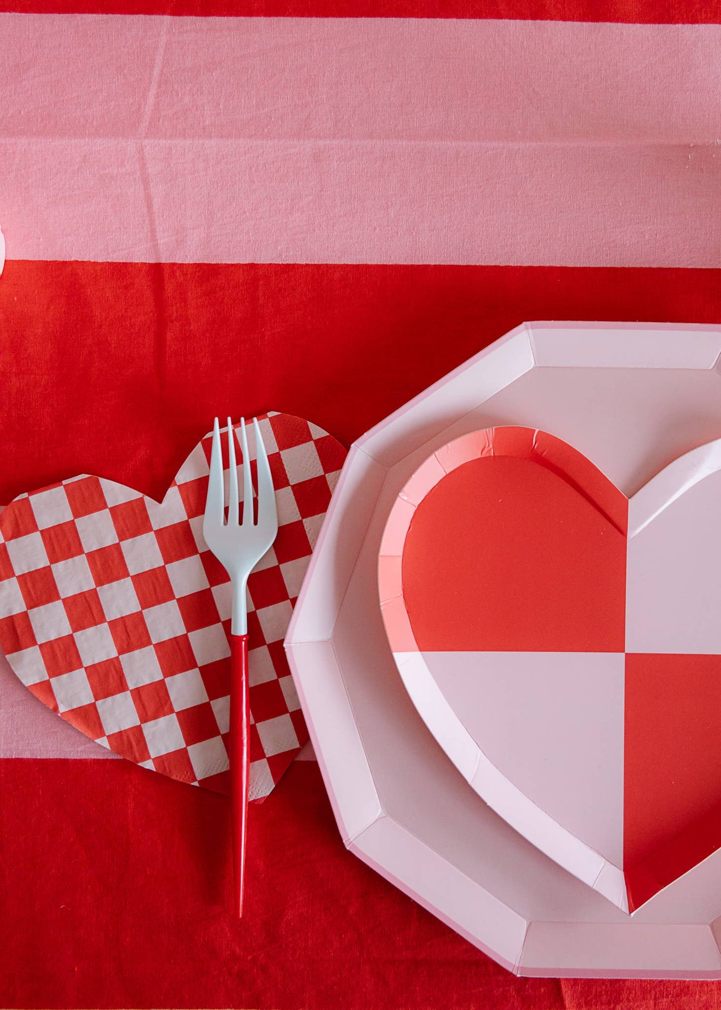 CHECK MATE HEART LARGE NAPKINS - 20 pk