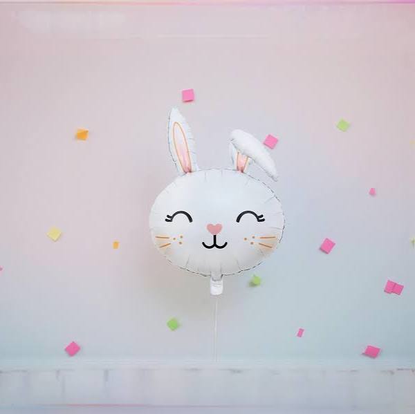 18" White Bunny face with heart nose foil balloon