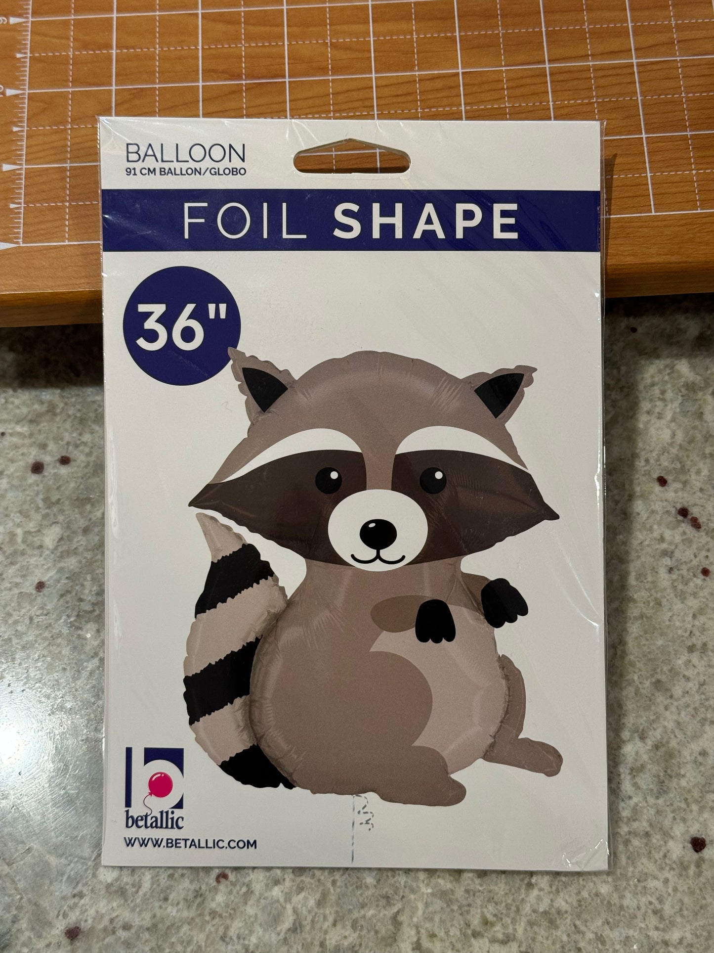 30" Animal woodland racoon foil balloon