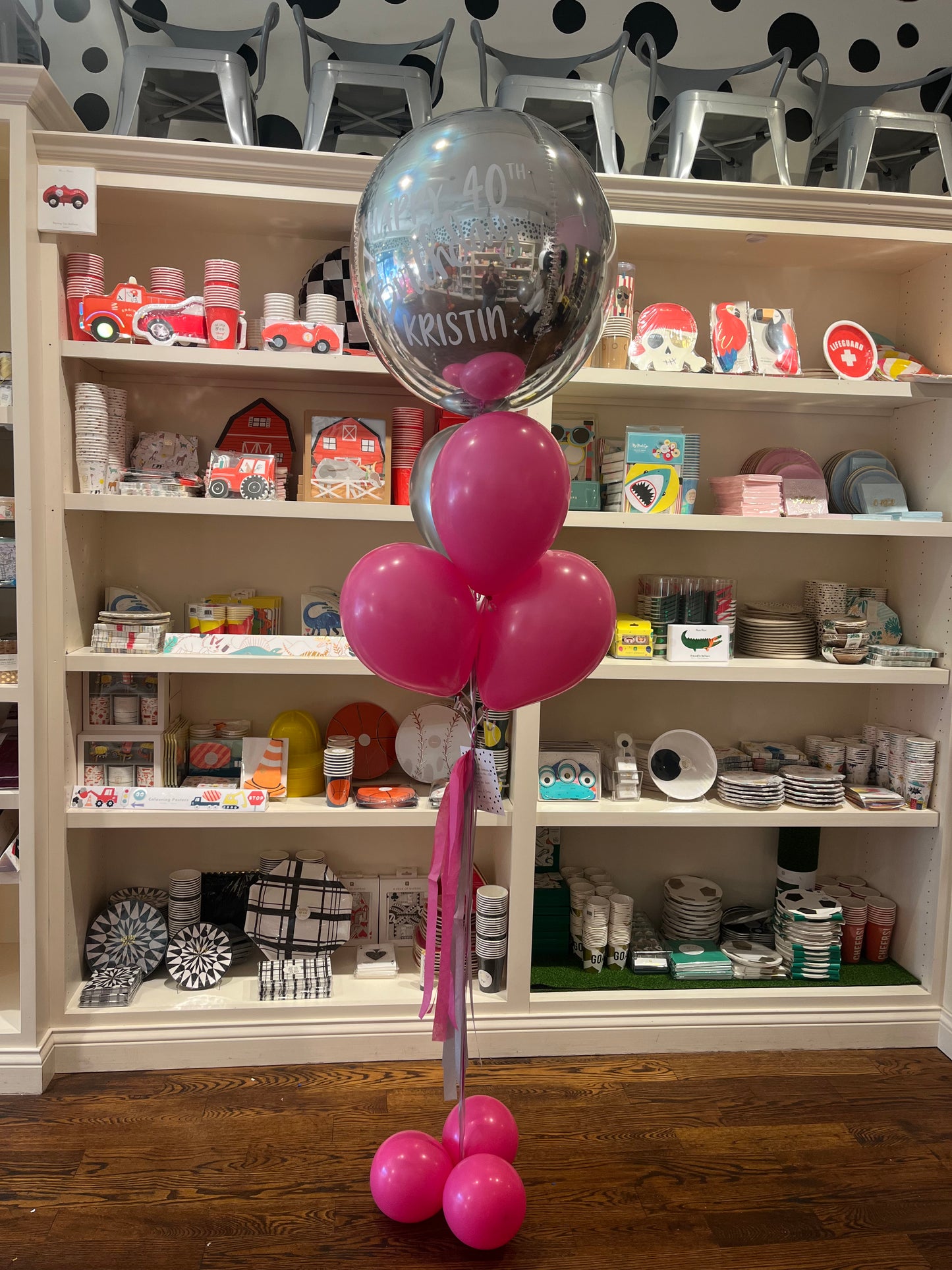 Lizzy Helium bundle with orbz plus latex balloons