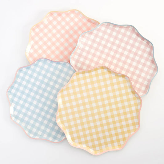 Gingham Dinner Plates - 12 Pk.